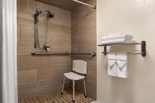 Days Hotel by Wyndham Allentown Airport / Lehigh Valley - Housity