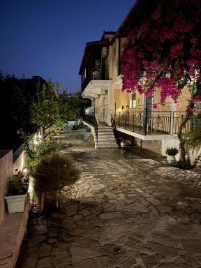Kali 's Studios - Housity