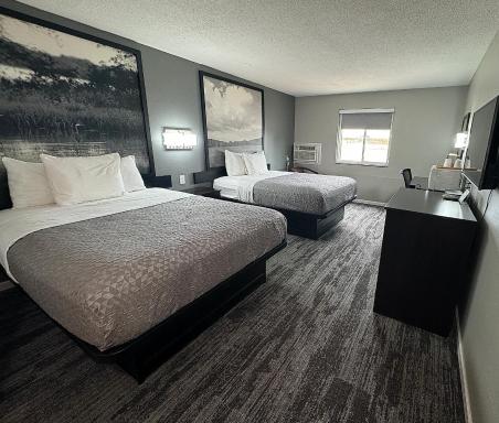 Super 8 by Wyndham Higginsville - Housity