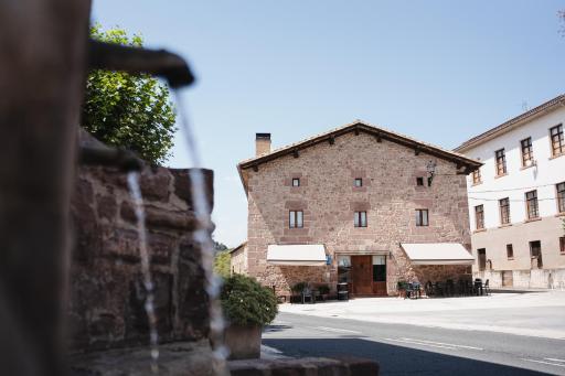 Hotel Rural LATORRIÉN DE ANE - Housity
