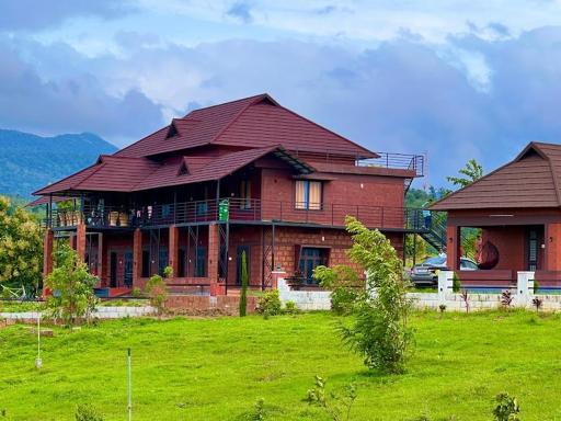 Misty Valley Resort - Housity