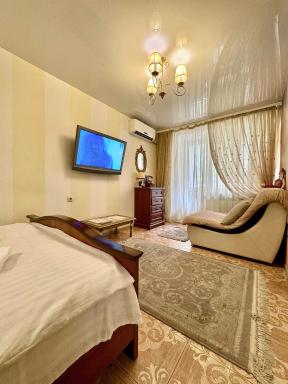 ApartPoltava Французький шик у центрі Полтави, 4 спальних місця, Корпусний парк - Housity
