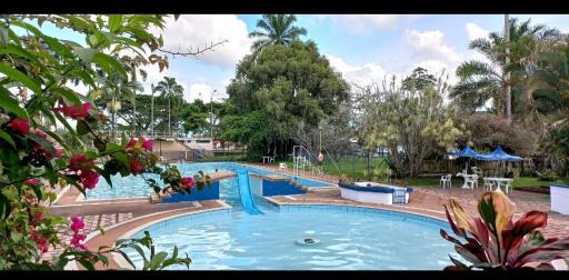 Megahotel - Housity