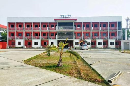 EC Hotel near Laoag Airport - Housity