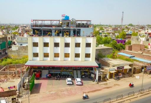 Hotel Red Stone - Housity