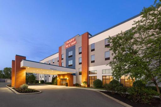 Hampton Inn & Suites Harrisburg - Housity