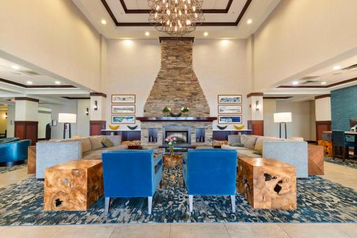 Doubletree By Hilton Front Royal Blue Ridge Shadows - Housity