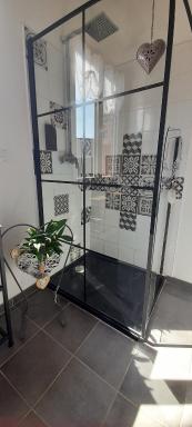 Gîte Appartement 2 chambres La maison en brique avec rivière - Housity