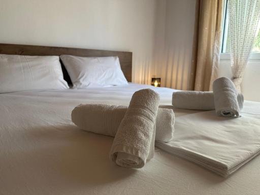 Moustaki Apartments - Housity