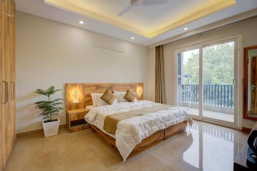 The Lodgers Luxury 1 BHK Serviced Apartment in Gurugram Near Millennium City Centre Metro - Hizvo