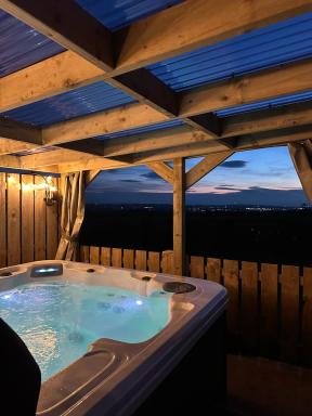 Timber Valley Pods - Housity