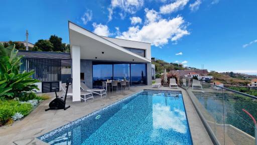 Villa Estrelícia by LovelyStay - Housity