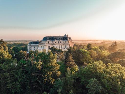 InterContinental Hotels Chantilly Chateau Mont Royal by IHG - Housity