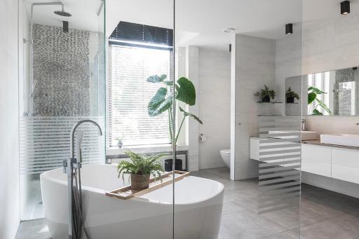 Luxe Suite With Garden And Bath Sophie - Housity