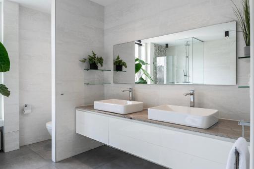 Luxe Suite With Garden And Bath Sophie - Housity