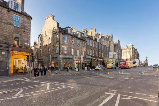 Rose Street Residence - Housity
