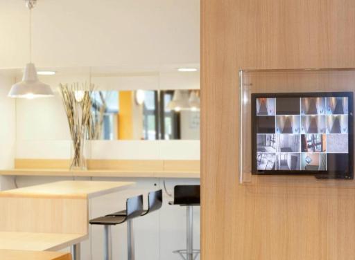 MELINESS Hotel - Housity