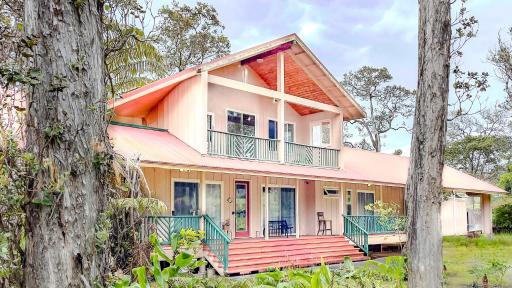 Volcano Forest Inn - Housity