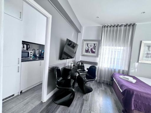 Hyde Park Studio Flats - Housity