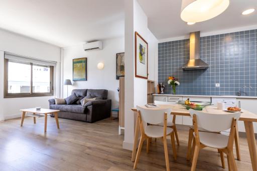 Mayerling Bisbe Urquinaona - Housity