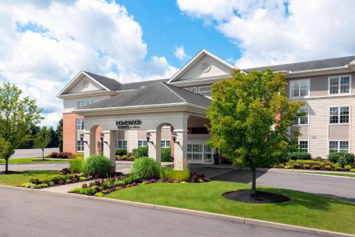 Homewood Suites by Hilton Buffalo/Airport - Housity