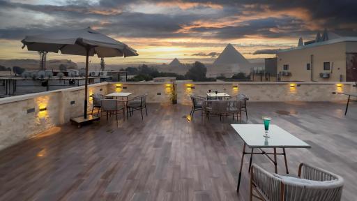 Pyramids Glory INN - Housity