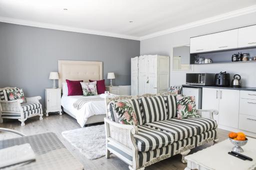 Namaste Spacious Studio Apartment - Housity