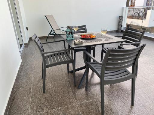 Ev Zin - Modern, cozy, 1 bed, pool, 2 balconies, A105 - Housity