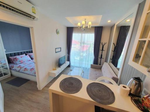 Deluxe 1 Bedroom with Wifi n Toproof Pool Wonnapa Bangsaen - Housity