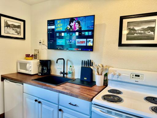 Lake Getaway #8 _ Stunning Views _ Private Retreat - Housity