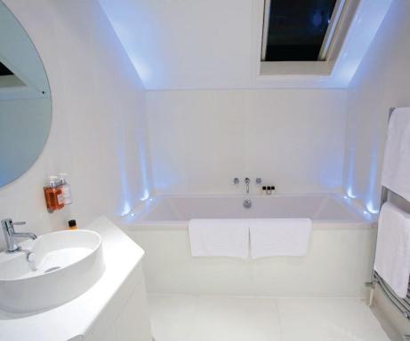 The Blueberry Hotel - Housity