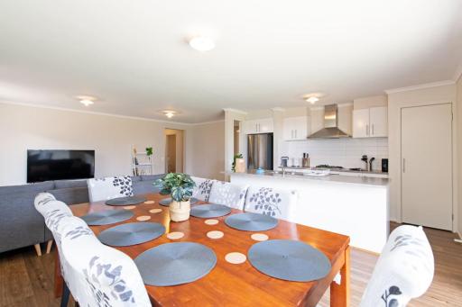 Family Home for a Fiesta - Housity