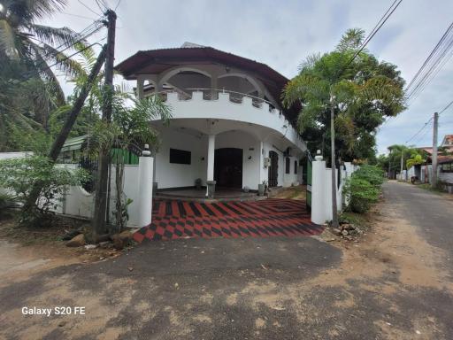 Grace The Joyful Rest - Housity