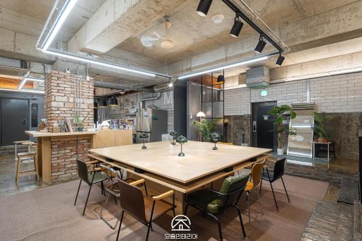 Travel Light Hostel - Housity