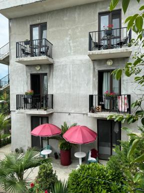 family hotel our house - Housity