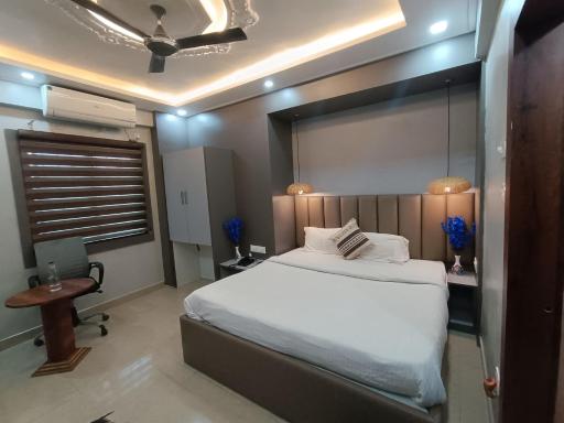 StayVilla Royal Executive Rooms - Housity
