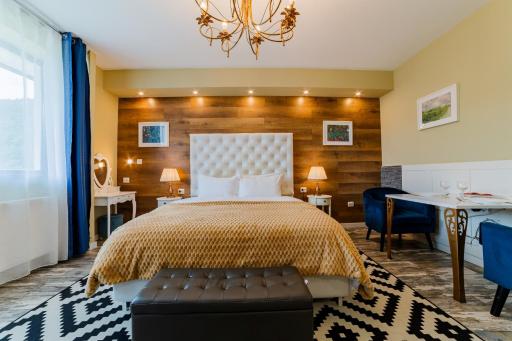 Romantic Jacuzzi Chic Apartment - Housity