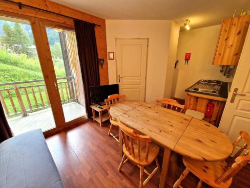 Appartement 2 pièces + cabine, 6 personnes, bien situé à 30m du télécabine - Rue du Cheval Blanc, Modane - FR-1-265-187 - Housity