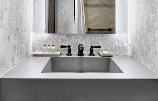Renaissance Mobile Riverview Plaza Hotel - Housity