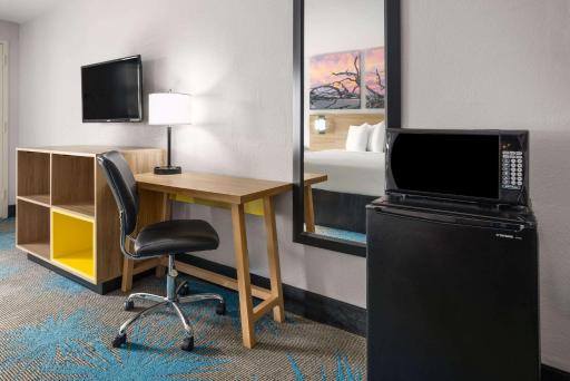 Days Inn by Wyndham Ladson Summerville Charleston - Housity