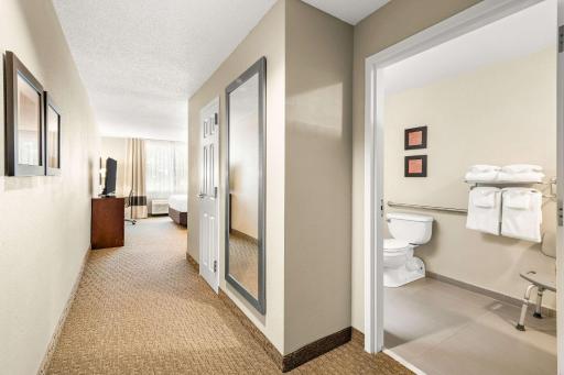Comfort Inn & Suites North Conway - Housity
