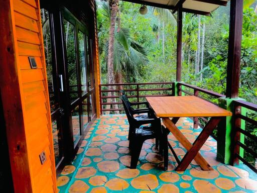 Nine Arch Jungle Inn - Housity
