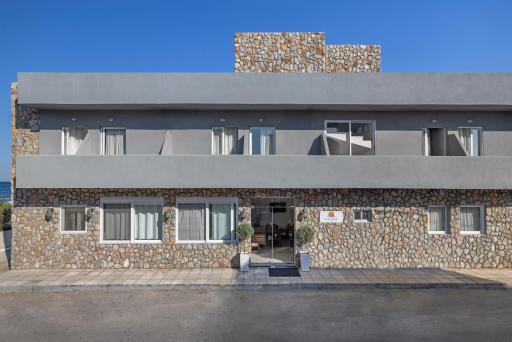 Silver Beach Hotel - Housity