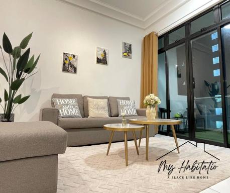Platino 13 Pax, Mins away from Paradigm & Legoland - Hizvo