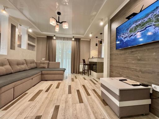 ApartPoltava Розкішна студія з КУТОВОЮ ВАННОЮ, 1-й будинок біля Корпусного парку, ПАНОРАМНИЙ балкон - Housity