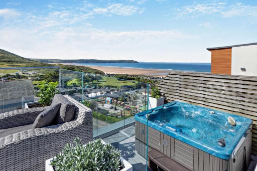 18 Woolacombe East - Luxury Apartment at Byron Woolacombe, only 4 minute walk to Woolacombe Beach! - Housity