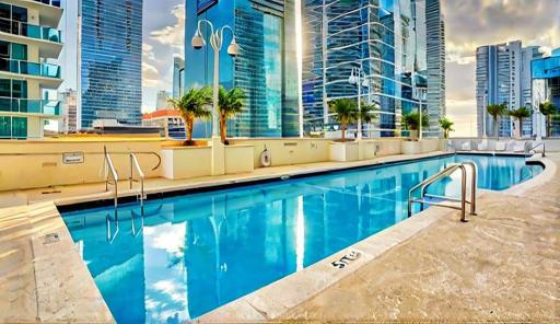 Elegant Centric Vibrant Pool Jacuzzi Free Parking - Hizvo