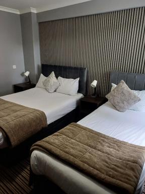 Kings Park Hotel - Housity