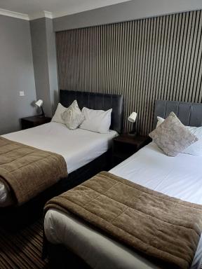 Kings Park Hotel - Housity