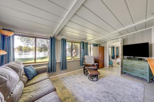 Riverfront Dixon, Illinois, Vacation Rental! - Housity
